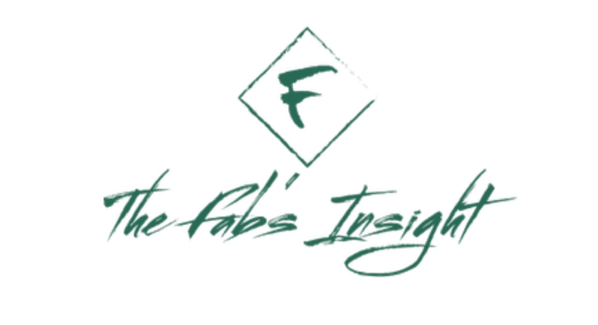 Logo de The Fab's Insight vert foncé sur fond blanc avec le logo centré au-dessus qui représente un F calligraphié au pinceau entouré d'un losange ouvert sur la partie droite haute, comme si le trait s'effaçait. En-dessous il y a le pseudo écrit au pinceau en italique et calligraphié.